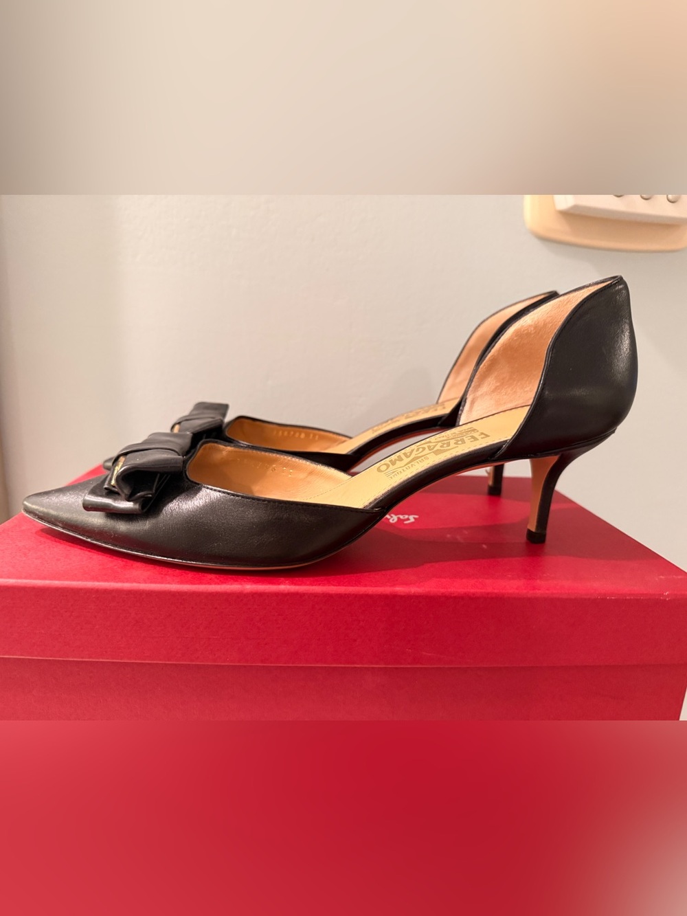 Salvatore Ferragamo Rietta Black Leather m Heels